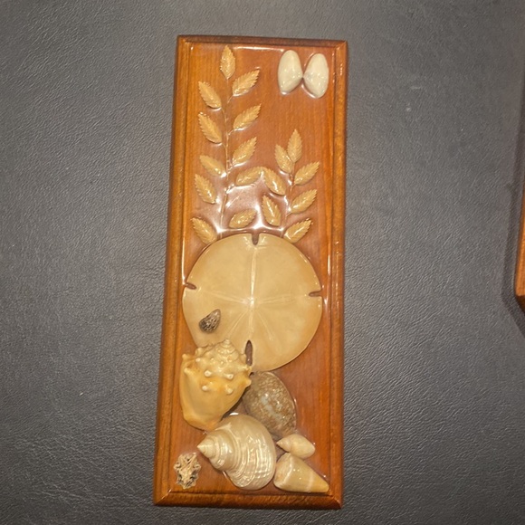 Vintage shell art wall hanging decor - Picture 2 of 6